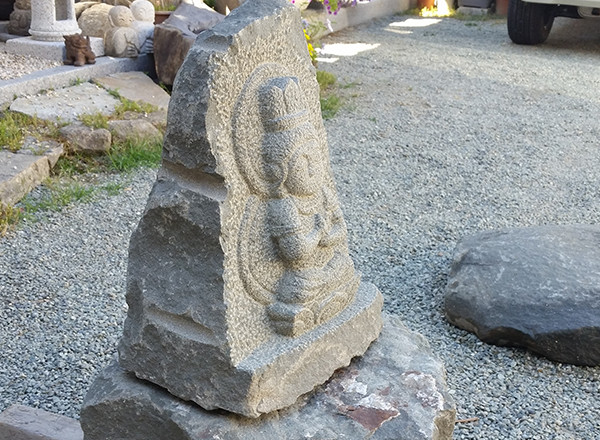 和泉砂岩でつくった仏さま